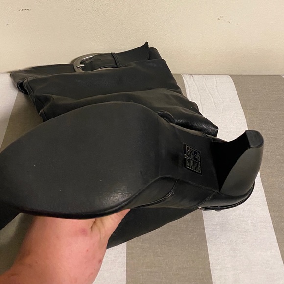 Gorgeous knee high boots - Picture 4 of 6